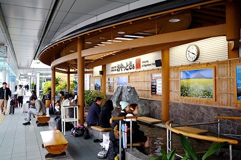 鹿児島空港国内線ターミナル屋外足湯施設「おやっとさぁ」
