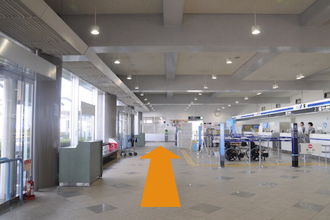 高松空港ターミナル出口